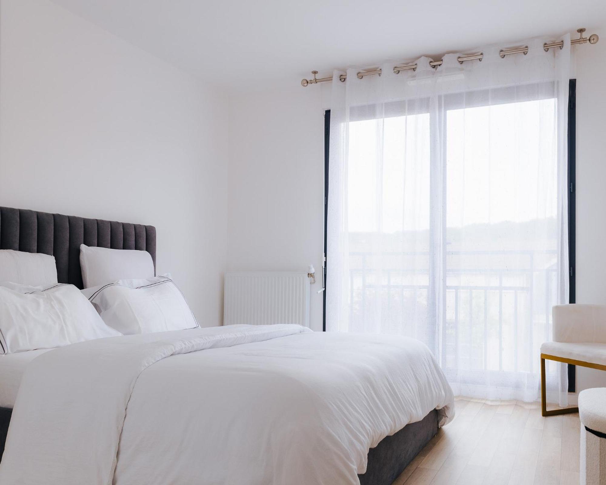 Appartement Luxueux, Neuf & Equipe A Versailles, Saint-Cyr-lʼÉcole Buitenkant foto